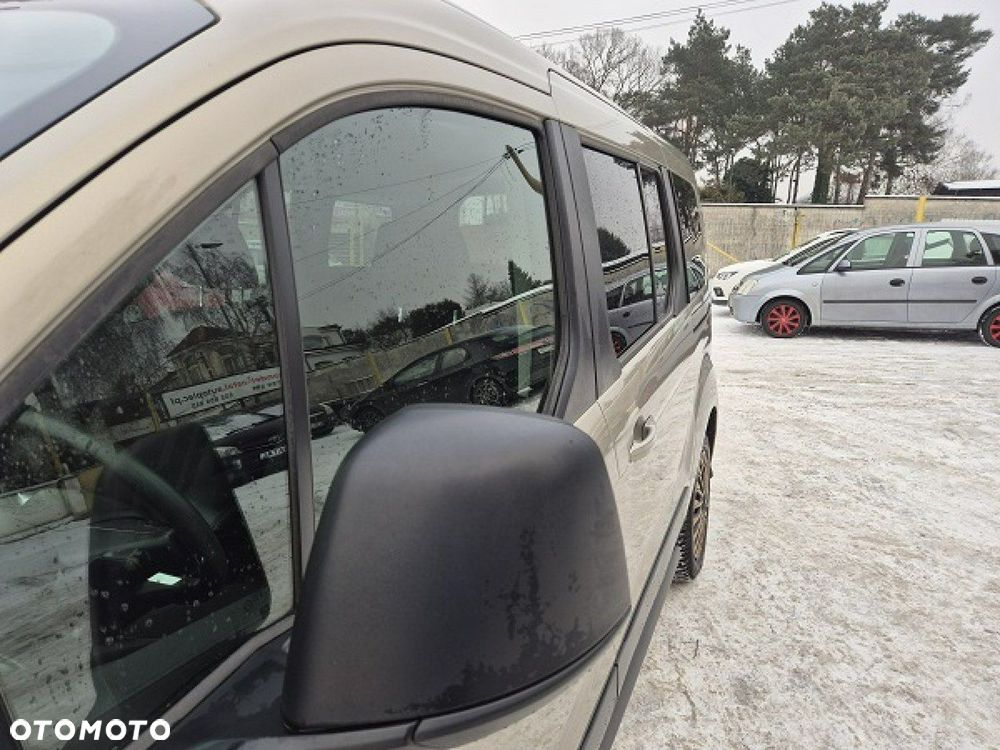 Ford Tourneo Connect Grand - 9