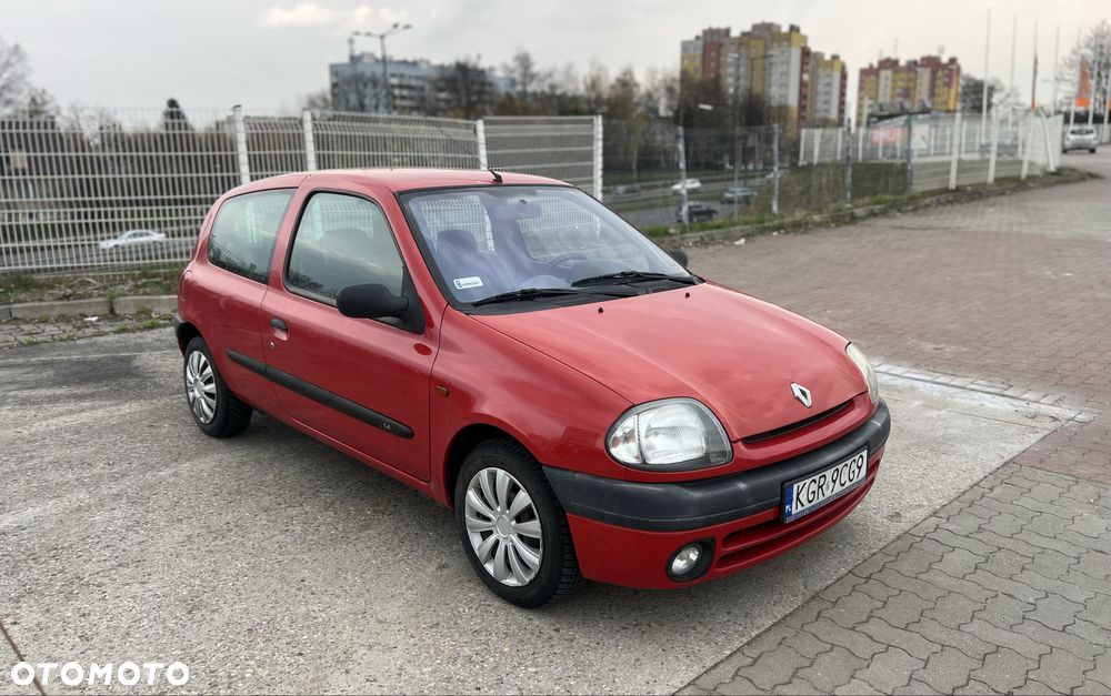Renault Clio - 1