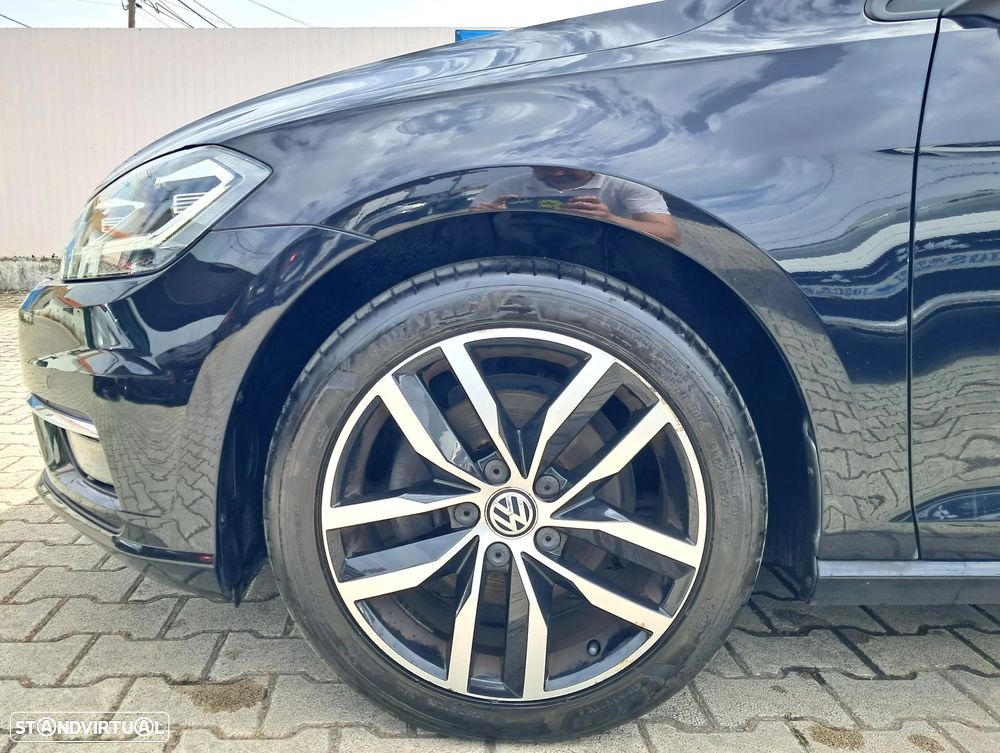 VW Golf Variant 1.6 TDi Confortline DSG - 21