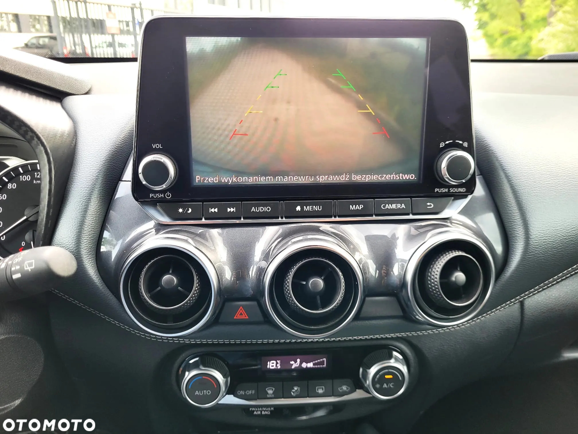 Nissan Juke 1.0 DIG-T N-Connecta - 31