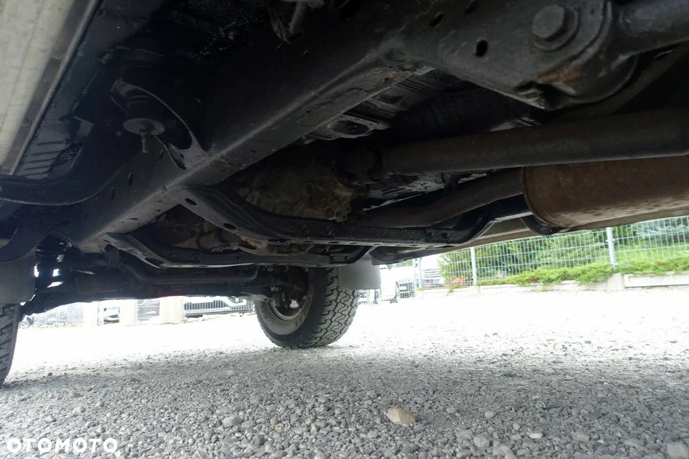 Toyota Land Cruiser - 32