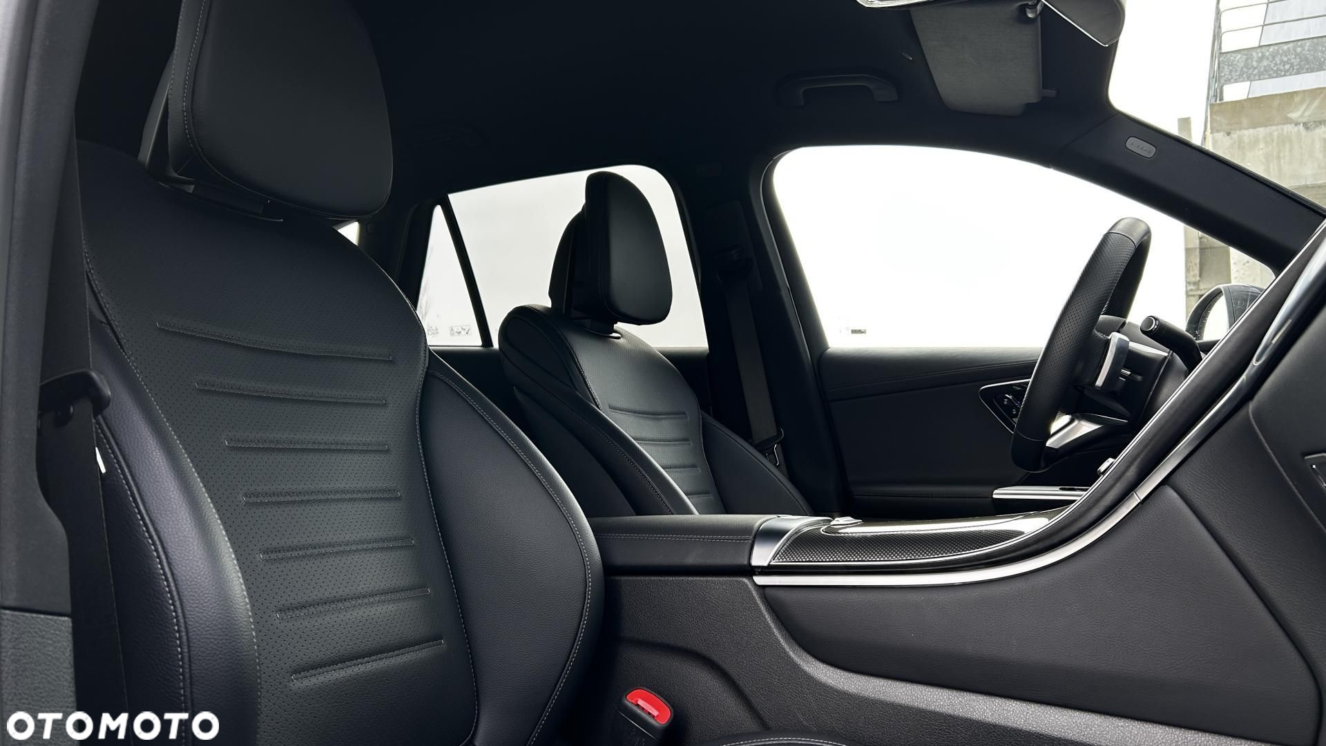Mercedes-Benz GLC - 27
