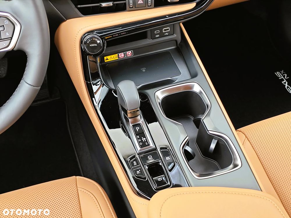 Lexus NX 350h Prestige AWD - 18