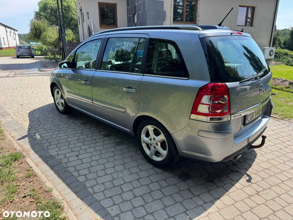 Opel Zafira - 2