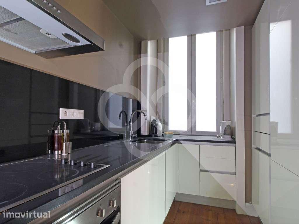 Majestoso apartamento T2 totalmente mobilado e equipado zona da Bai... - Grande imagem: 4/18