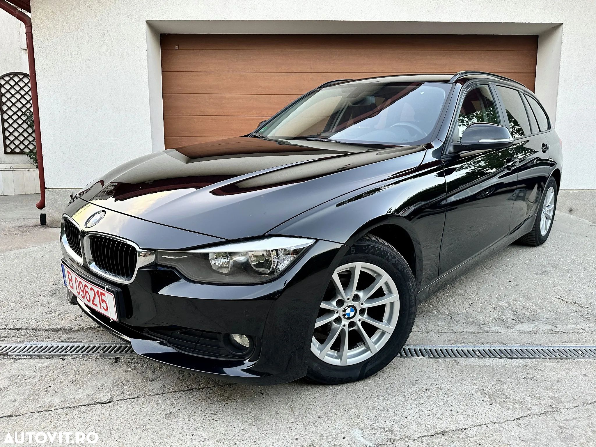 BMW Seria 3 318d Touring - 1