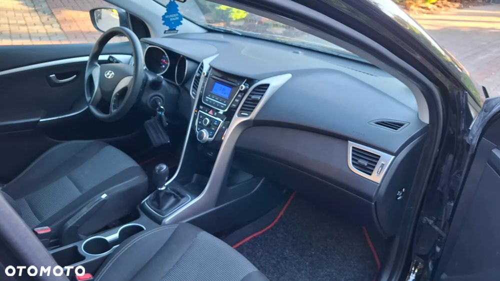 Hyundai i30 blue 1.6 CRDi Passion - 12