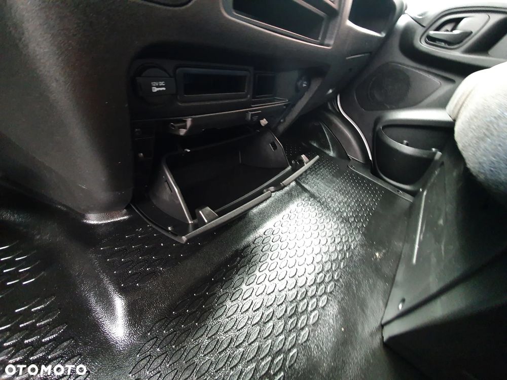 Iveco DAILY - 28