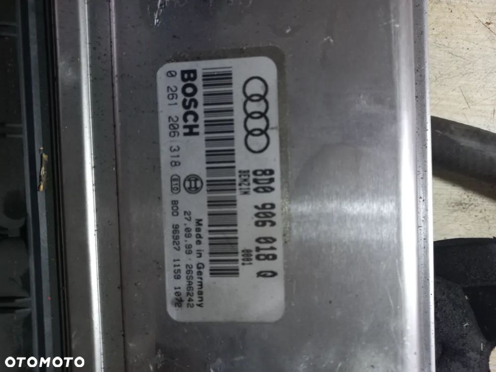 Sterownik komputer Audi 8D0906018Q 0261206318 - 2