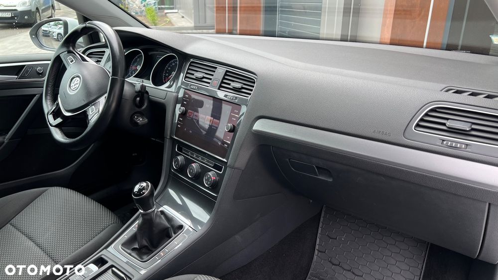 Volkswagen Golf 1.6 TDI BMT Comfortline - 8