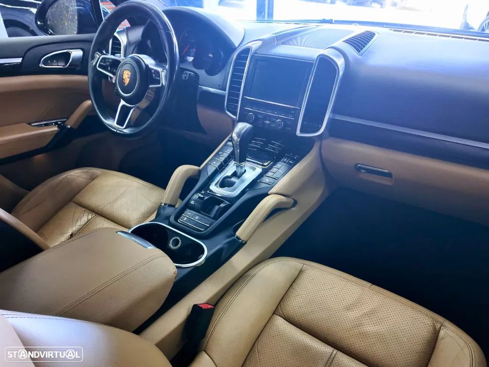 Porsche Cayenne Platinum Edition - 8