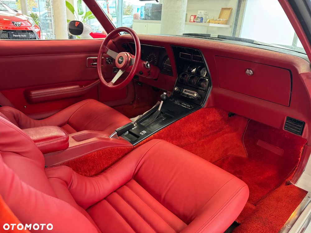 Chevrolet Corvette - 10