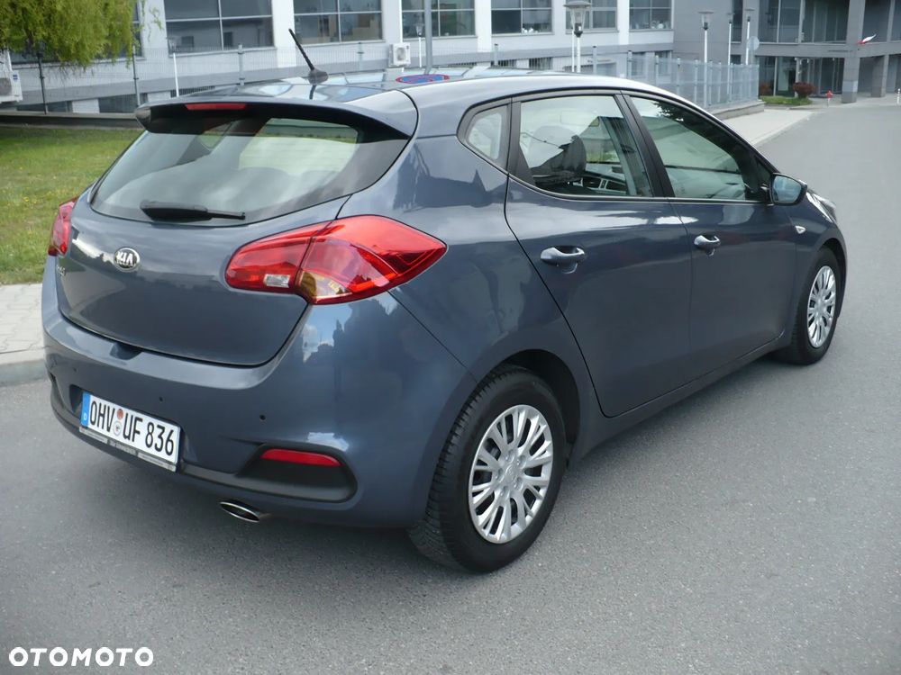 Kia Ceed 1.6 GDI Dream-Team Edition - 6