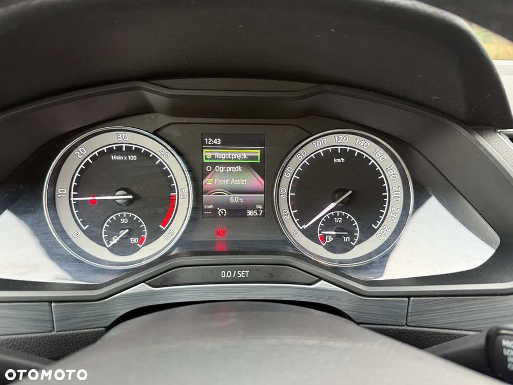 Skoda Superb 2.0 TDI SCR Ambition - 20