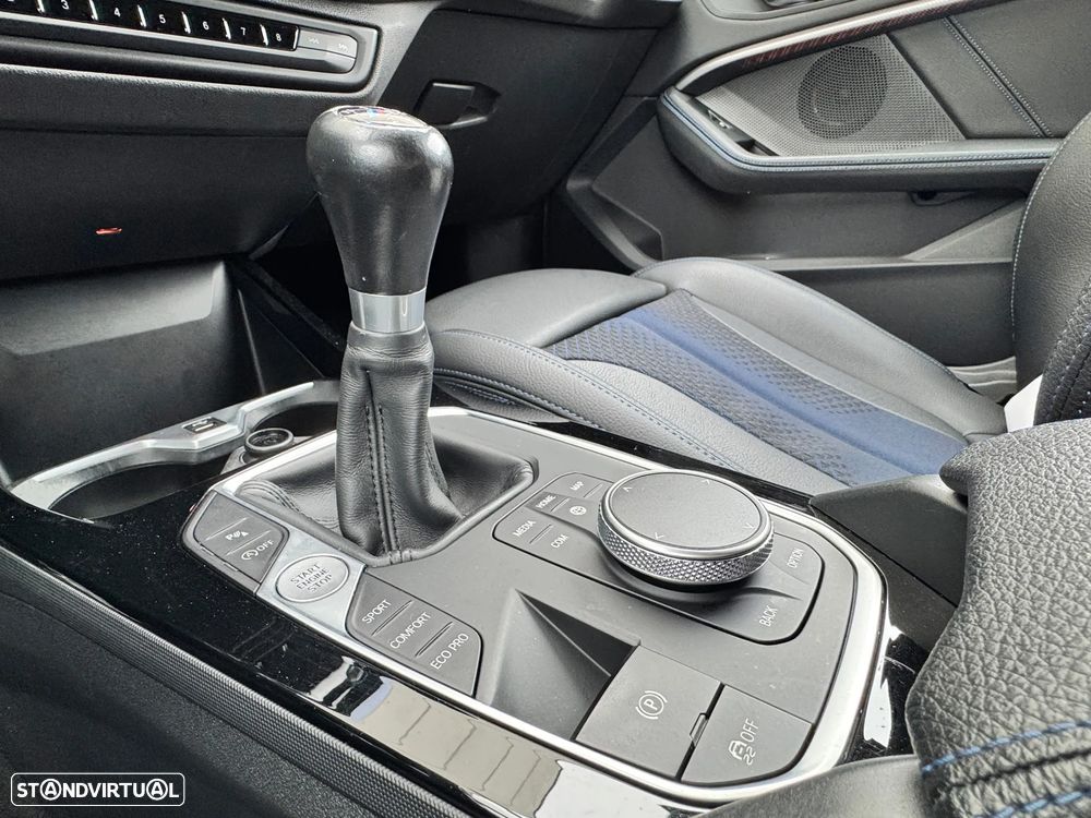 BMW 116 d Pack Desportivo M - 15