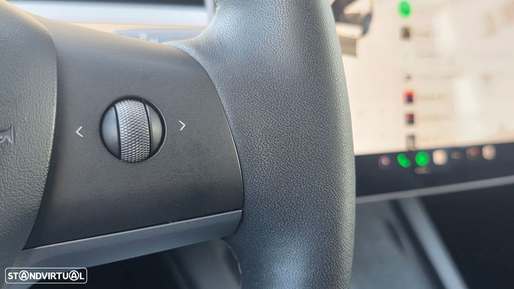 Tesla Model Y Long Range Tração Integral - 24