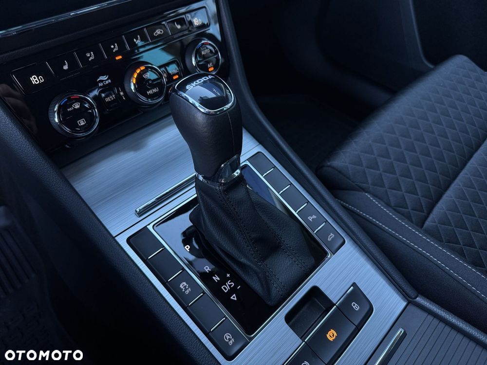 Skoda Superb 2.0 TDI DSG Ambition - 23