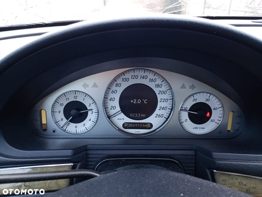 Mercedes-Benz Klasa E 220 CDI Avantgarde DPF - 9