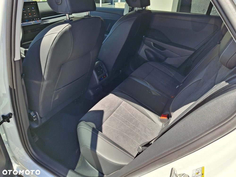Volkswagen T-Roc - 17