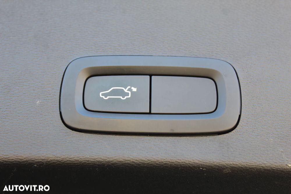 Volvo XC 40 Recharge T5 Twin Engine AT7 R-Design - 32