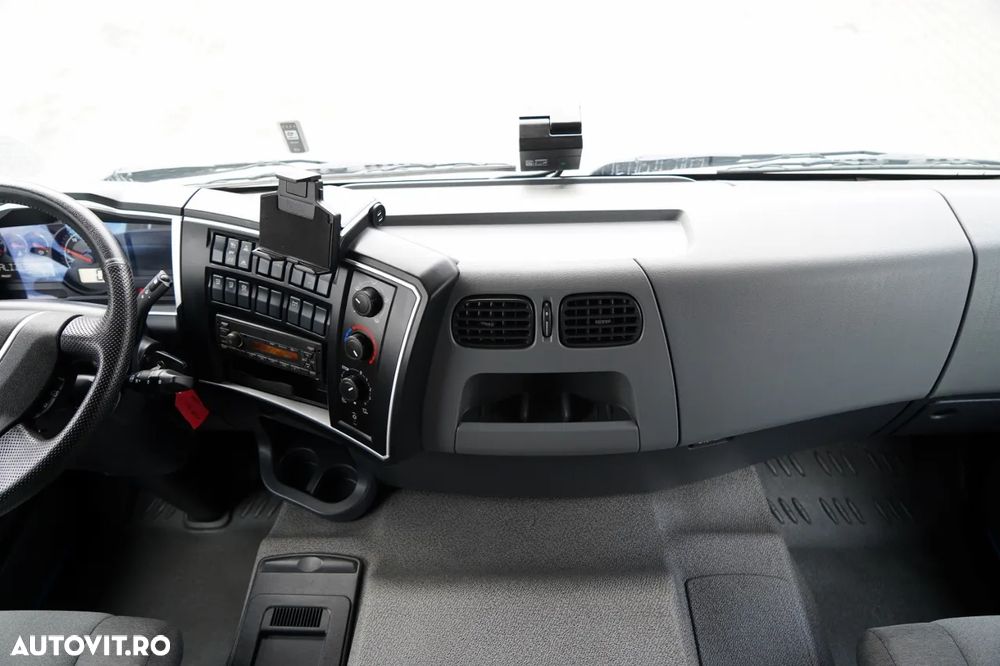 Renault D WIDE 380 DE11 / 4X2 / CAMION DE REMORCAJE 8 M / TRANSPORT AUTO / PLATFORMĂ / TROLIU / - 32