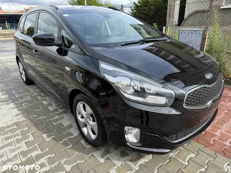 Kia Carens - 2