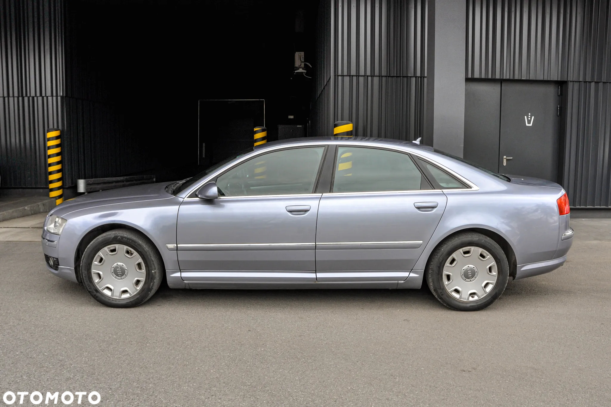 Audi A8 4.2 FSI Quattro - 2