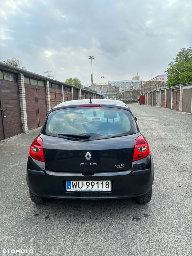 Renault Clio 1.2 16V Campus - 4