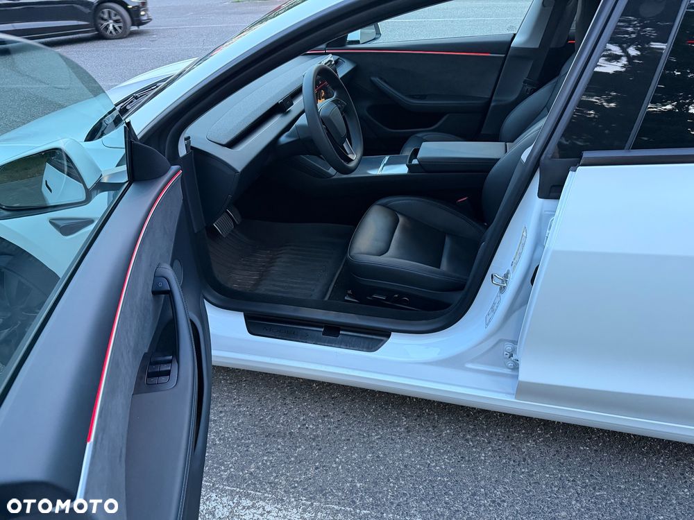 Tesla Model 3 - 8