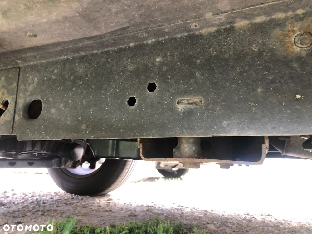 Jeep Cherokee - 22