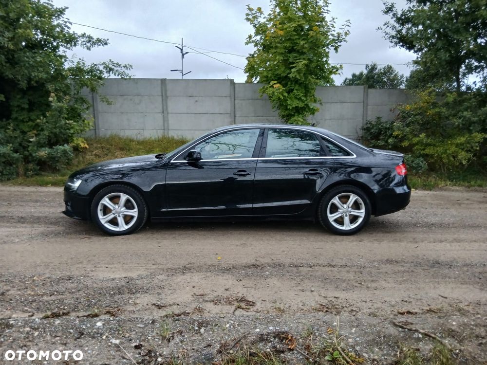 Audi A4 Limousine - 4