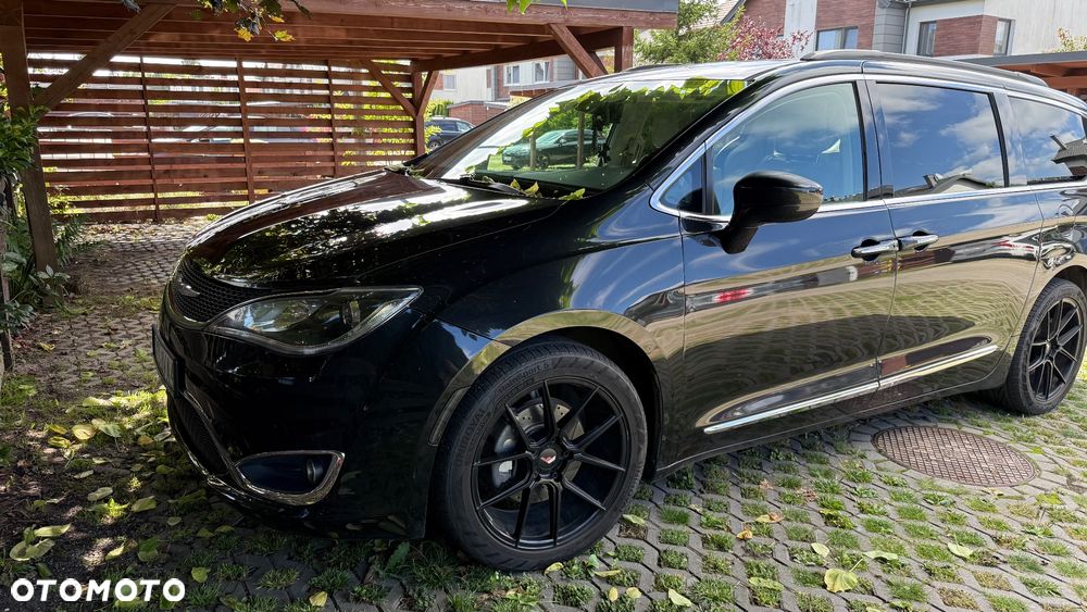 Chrysler Pacifica - 2