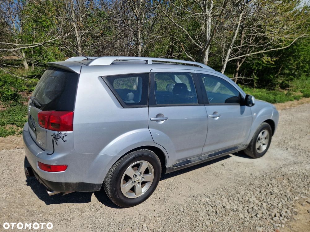 Peugeot 4007 7-Sitzer Sport - 2
