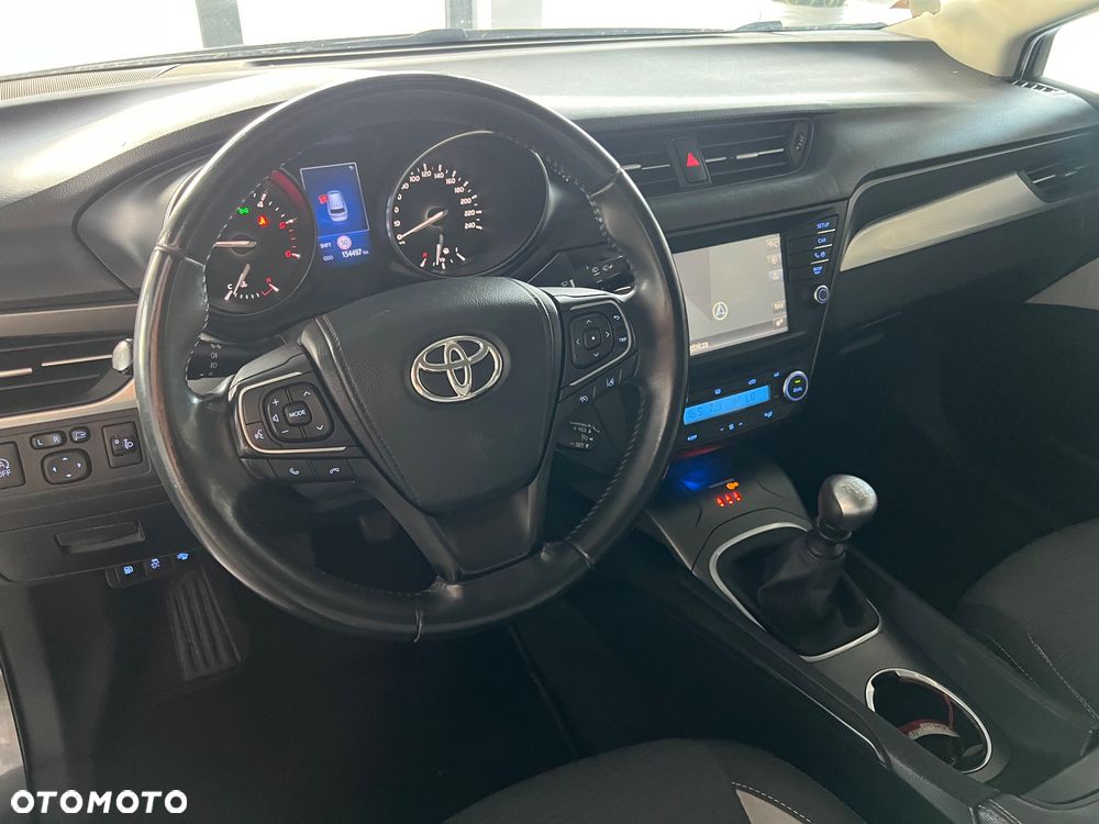 Toyota Avensis - 12