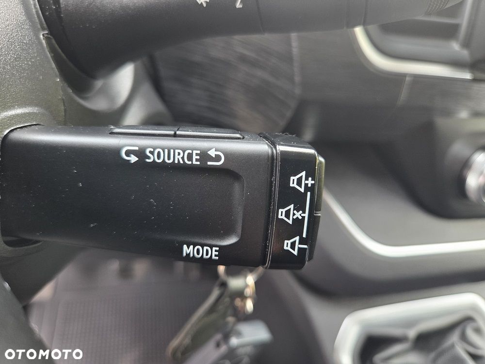 Renault TRAFIC - 24