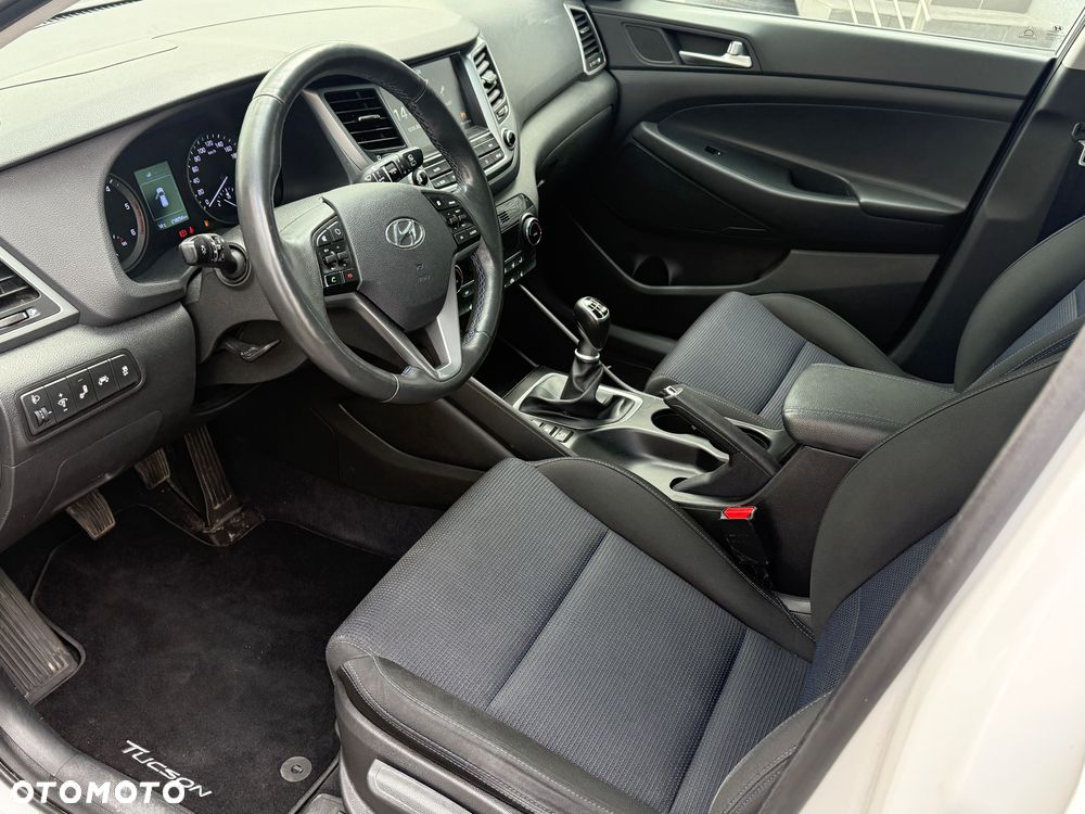 Hyundai Tucson 1.7 CRDI BlueDrive GO 2WD - 32