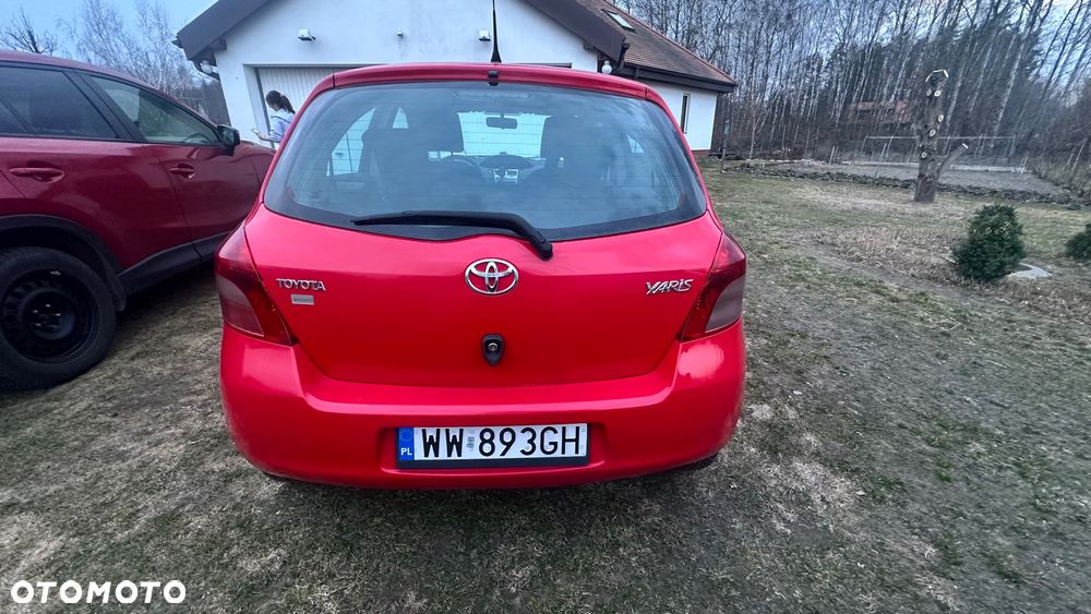 Toyota Yaris 1.0 Luna - 2