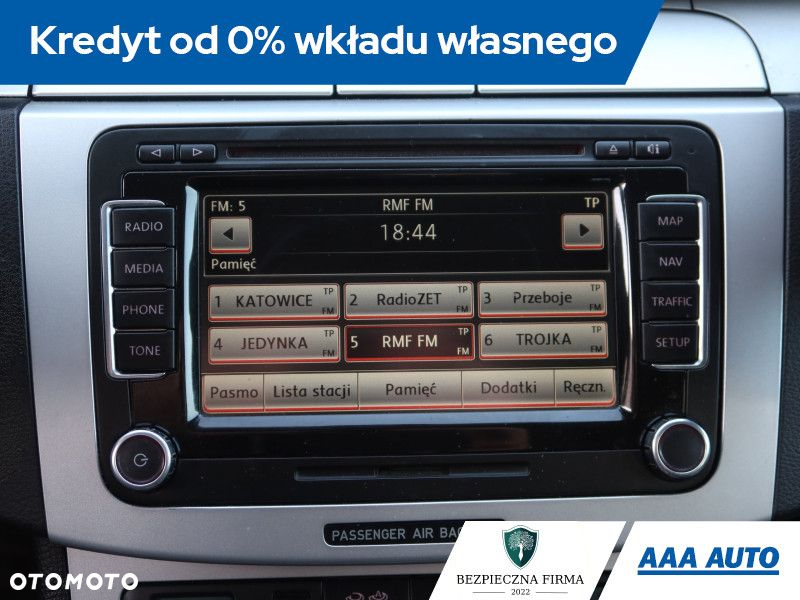 Volkswagen Passat - 13