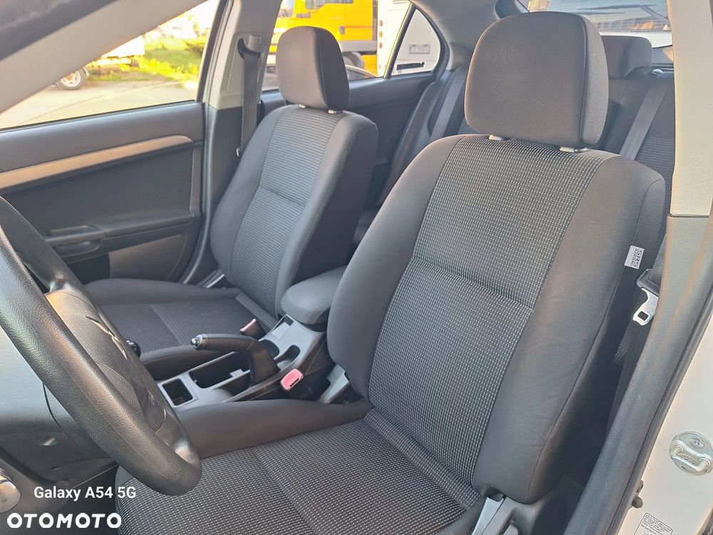 Mitsubishi Lancer 1.5 Inform - 25