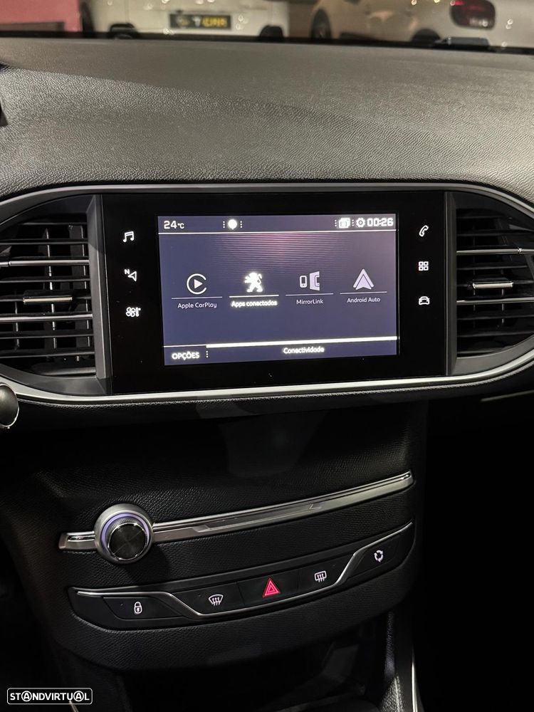 Peugeot 308 1.2 PureTech Allure J18 - 18