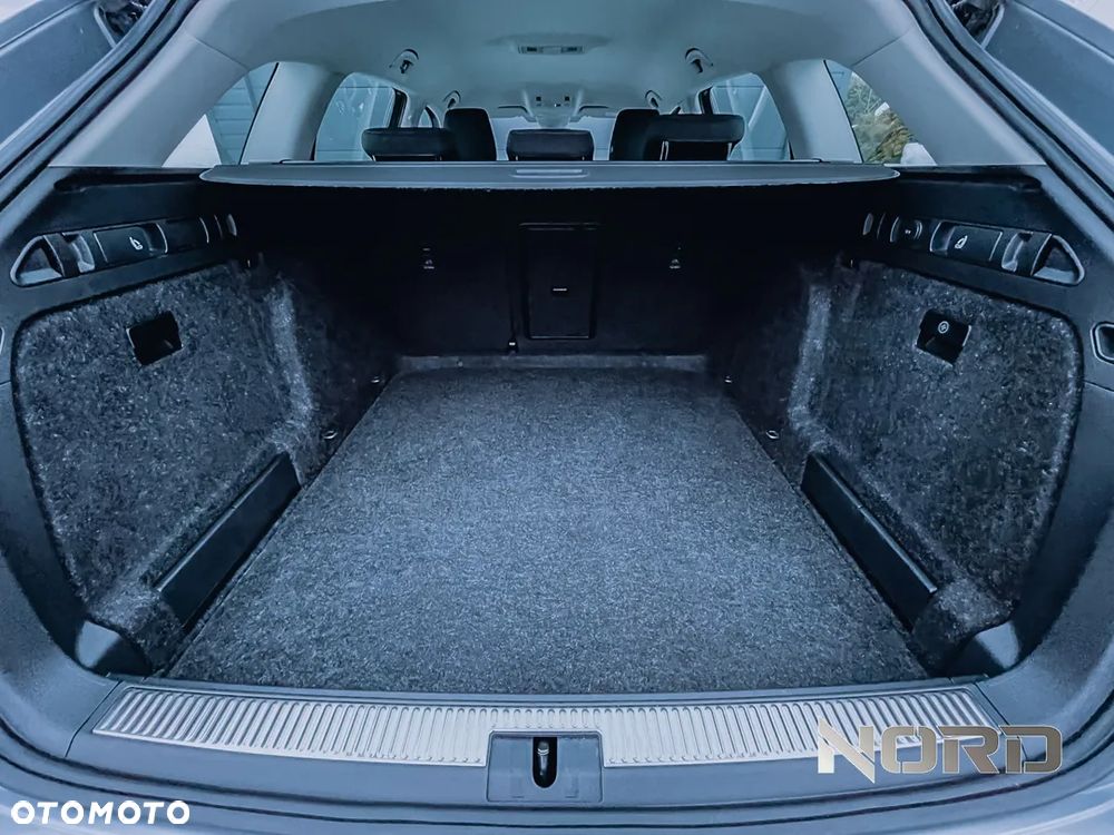 Skoda Superb 2.0 TDI Ambition DSG - 34