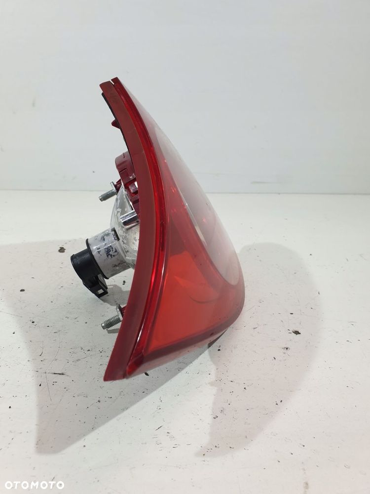 lampa prawy tył vw golf v w klapę 1k6945094e - 7