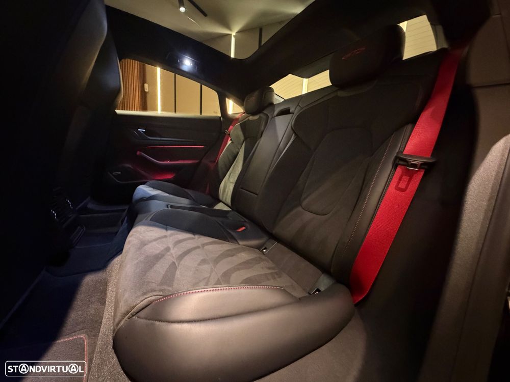 Porsche Taycan GTS - 46