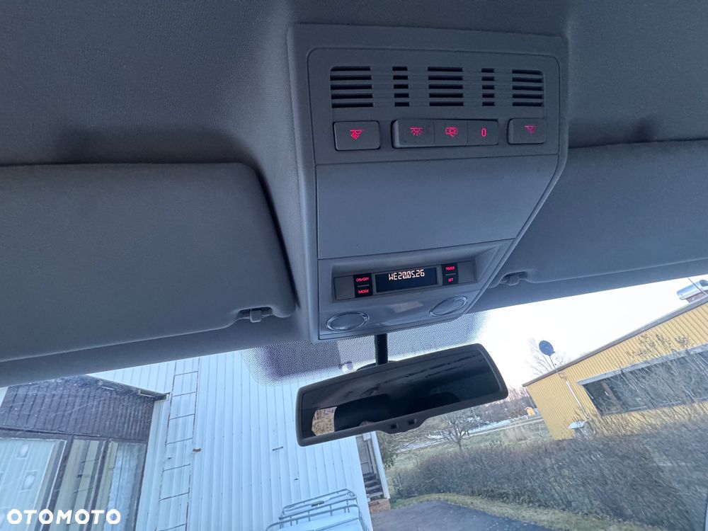 Volkswagen Multivan - 10