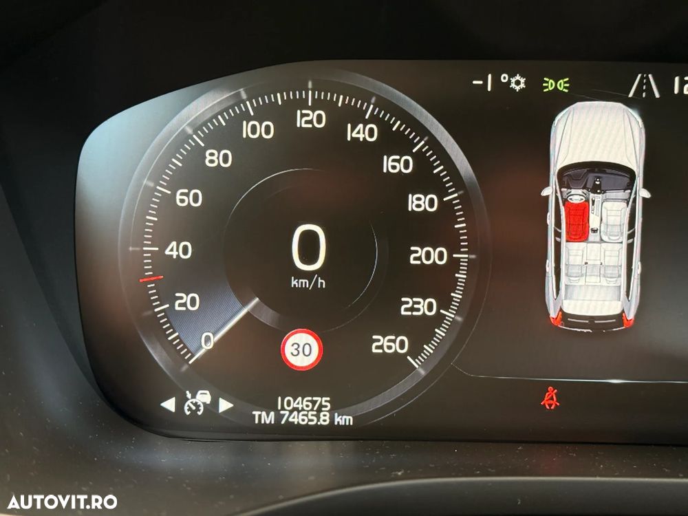 Volvo XC 60 T8 Twin Engine AWD Geartronic Momentum - 27