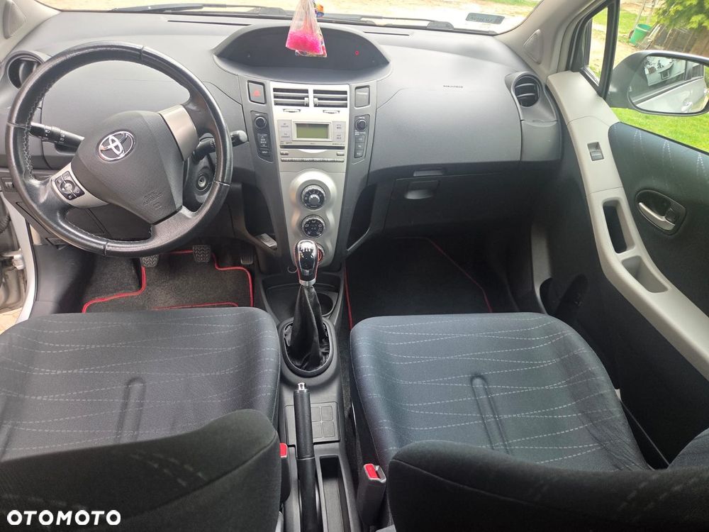 Toyota Yaris 1.4 D-4D Sol - 21