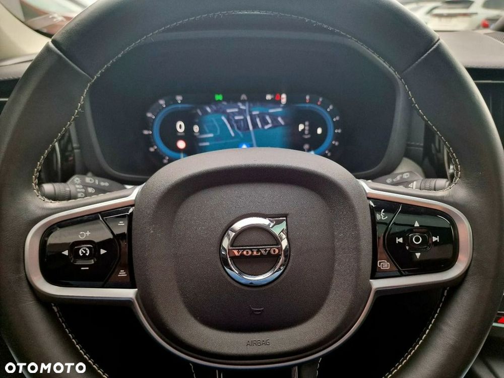 Volvo XC 60 B5 B AWD Ultimate Black Edition - 21