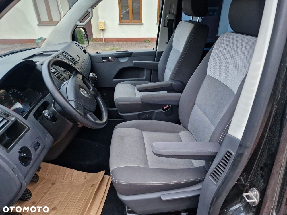 Volkswagen Multivan - 19