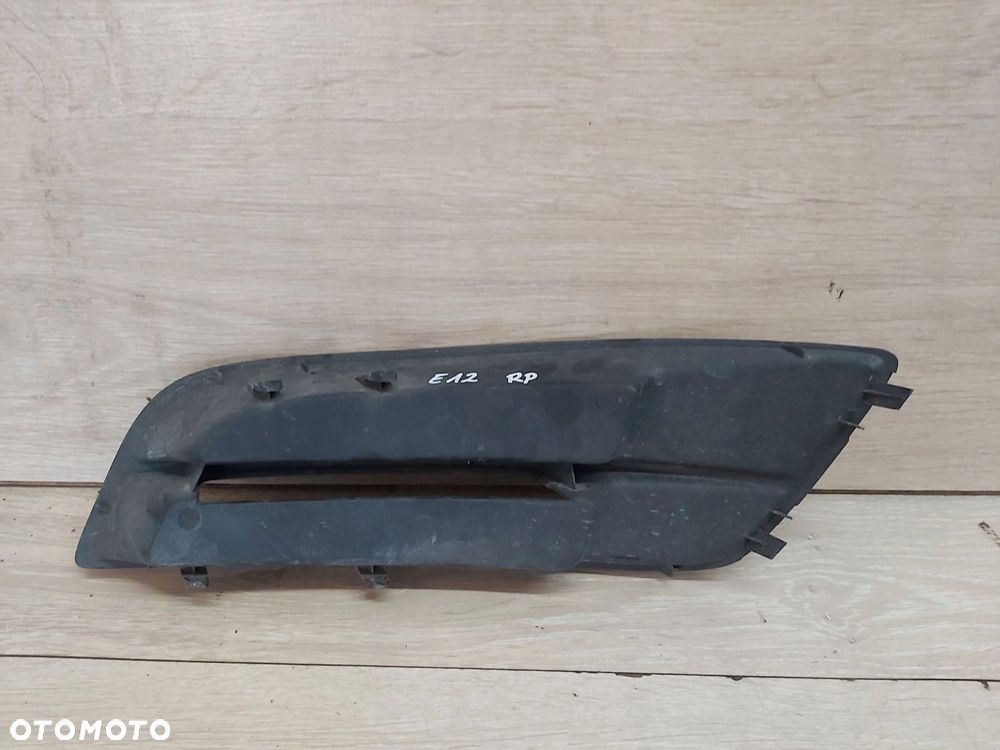 Toyota Corolla E12 LIFT Kratka zderzaka przód prawa 52127-02130 - 3