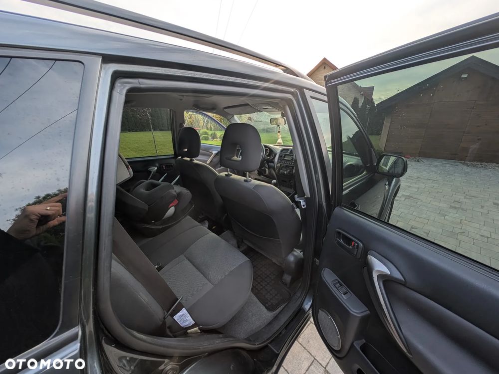 Toyota RAV4 - 12